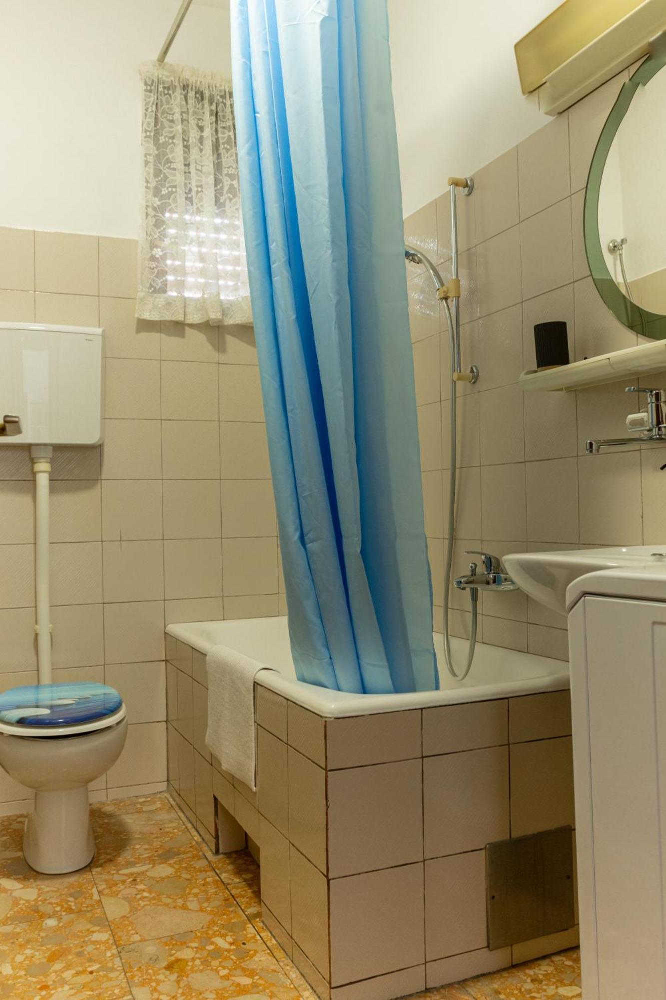 דירות קסטב Sea View Retreat With 170Mbps Wifi And Sunny Balcony מראה חיצוני תמונה