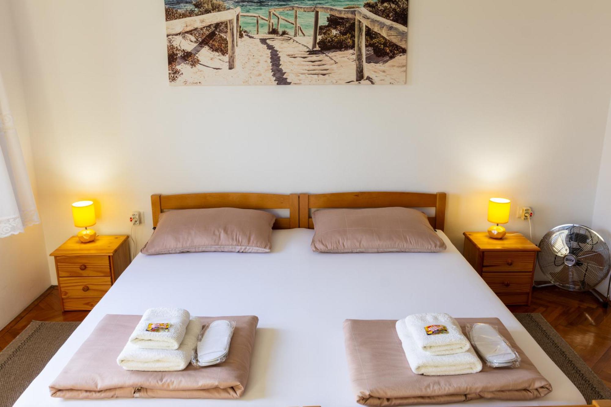 דירות קסטב Sea View Retreat With 170Mbps Wifi And Sunny Balcony מראה חיצוני תמונה